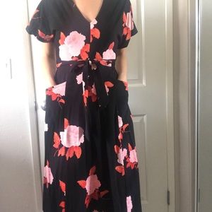 Midi black dress with pockets